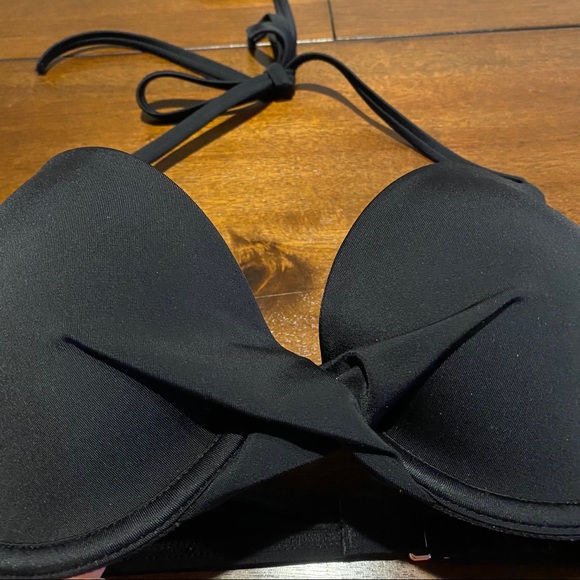 Shade & Shore Twist-Front Bikini Top 34B - Picture 8 of 8